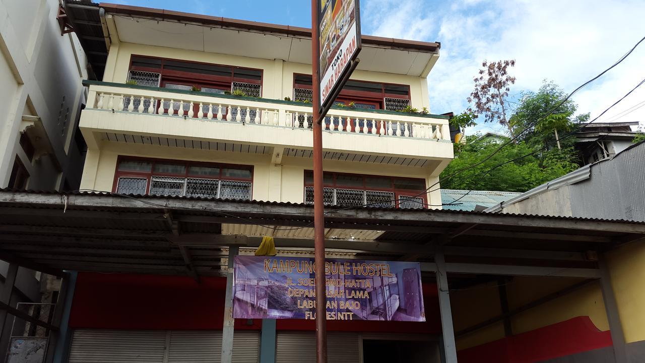 Kampung Bule Hostel Labuan Bajo Exteriör bild